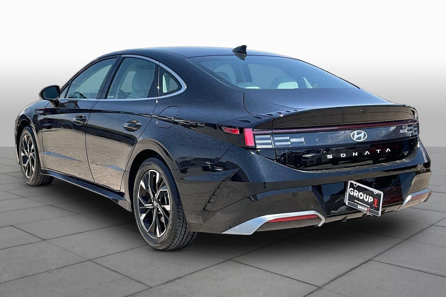 Used 2025 Hyundai Sonata SEL FWD image 11