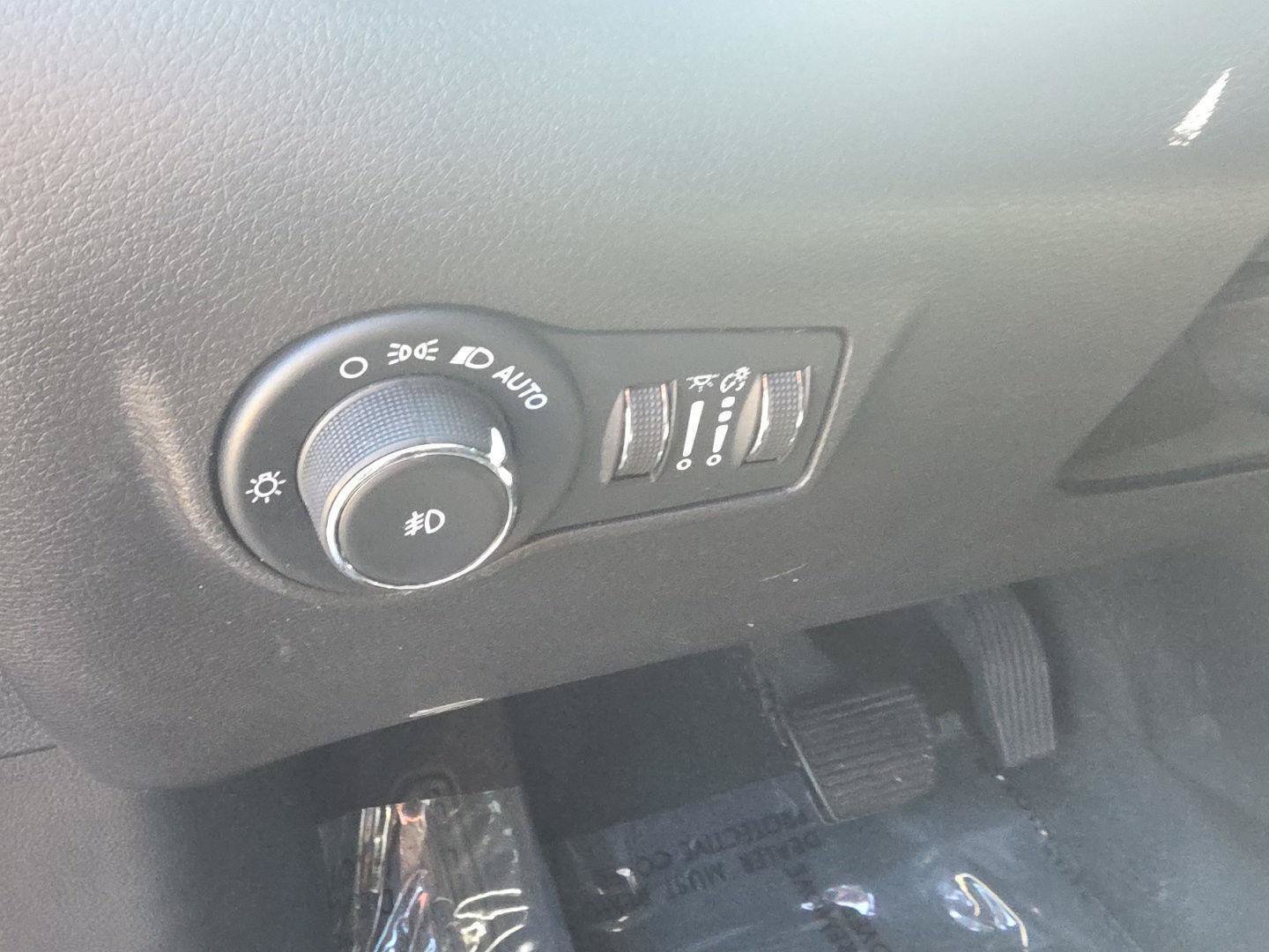 Used 2023 Jeep Compass Latitude w/ Convenience Group AWD/4WD image 23