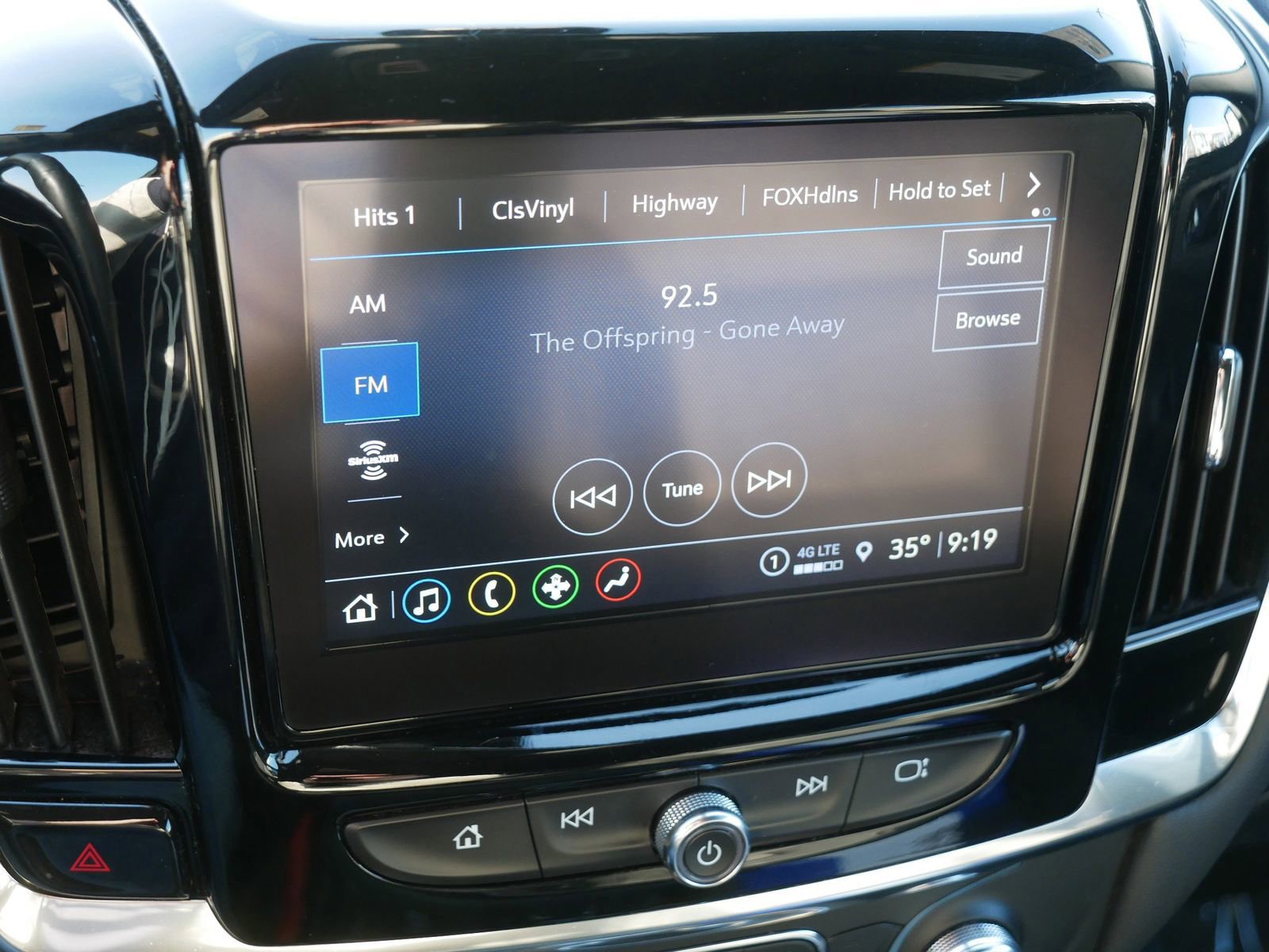 Used 2023 Chevrolet Traverse LT image 23