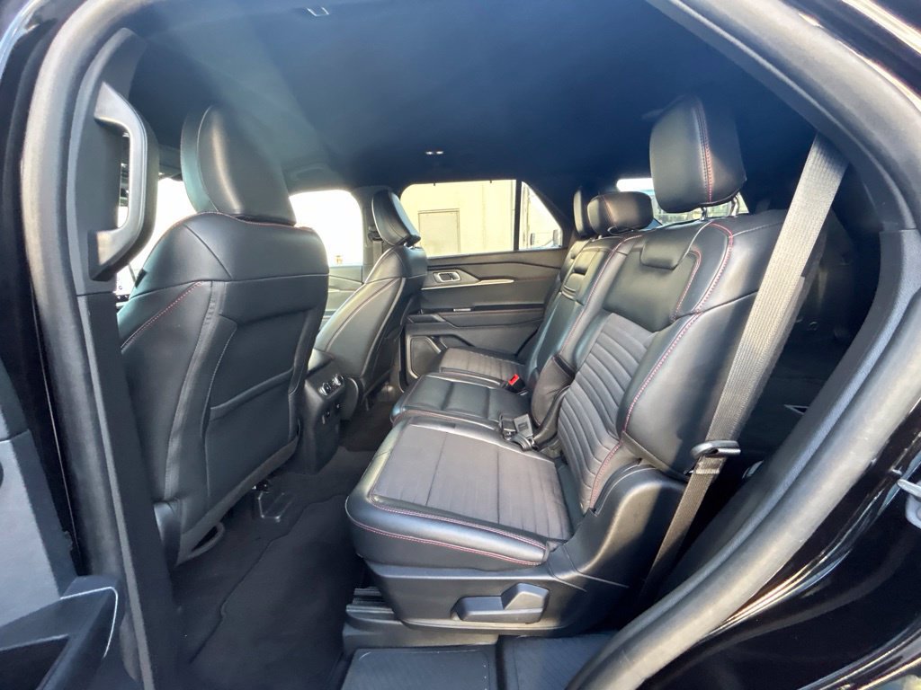 Certified 2025 Ford Explorer ST-Line w/ Premium Package RWD image 30