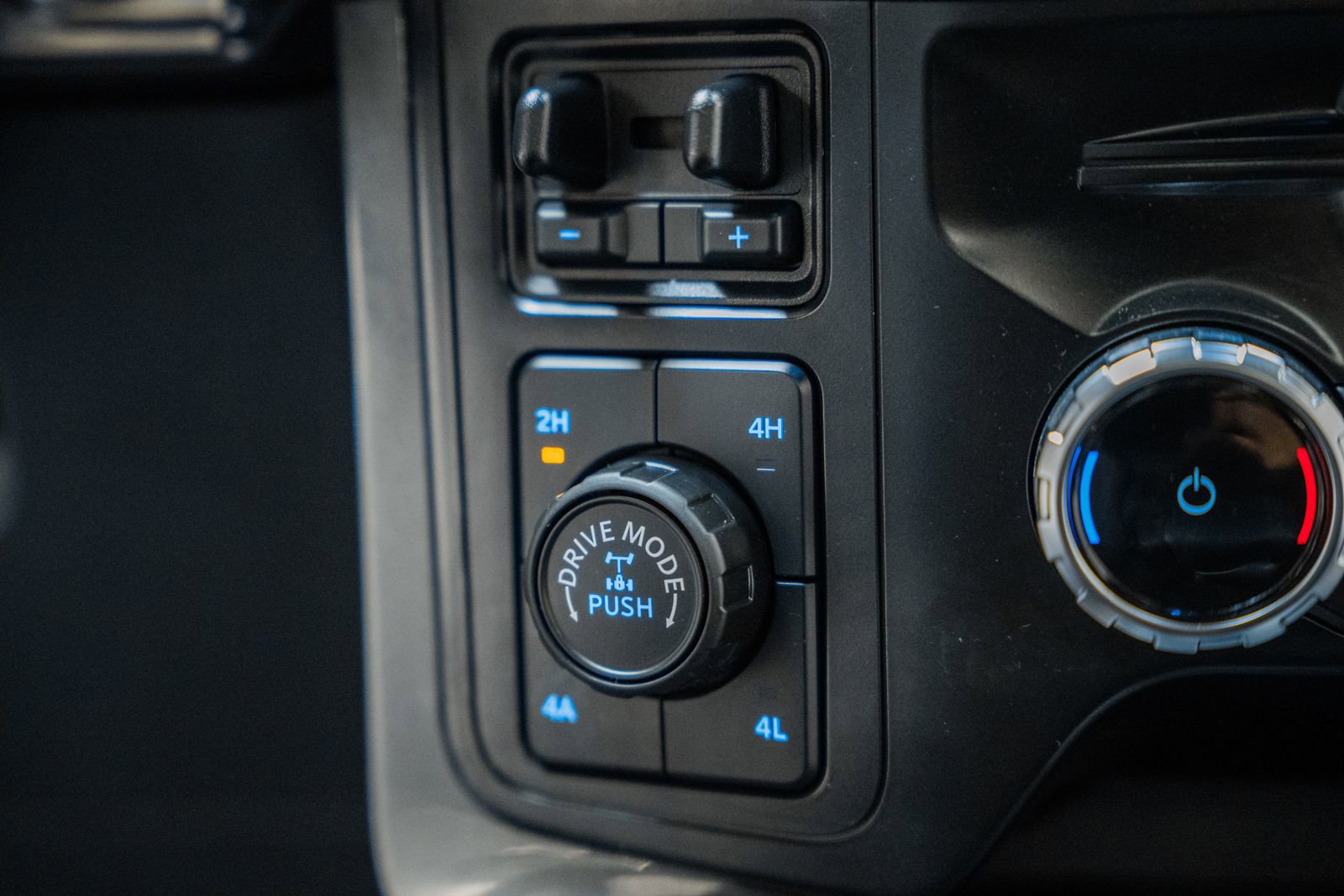 Certified 2023 Ford F150 Lariat w/ Equipment Group 502A High image 33