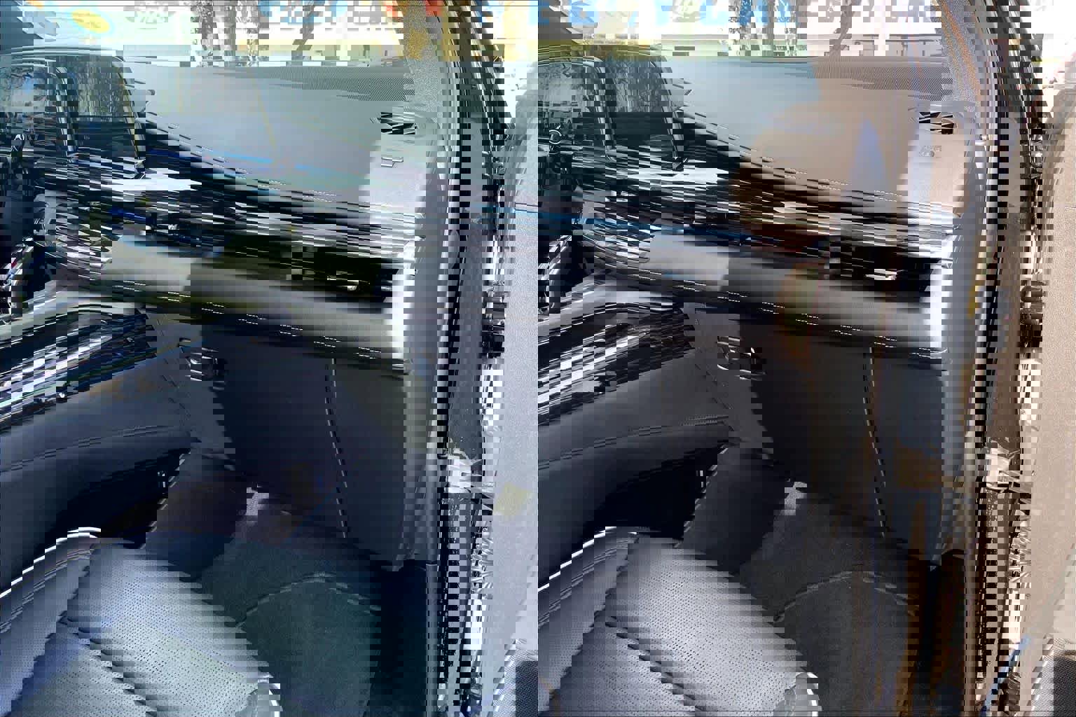 Used 2021 Cadillac Escalade ESV Sport image 18