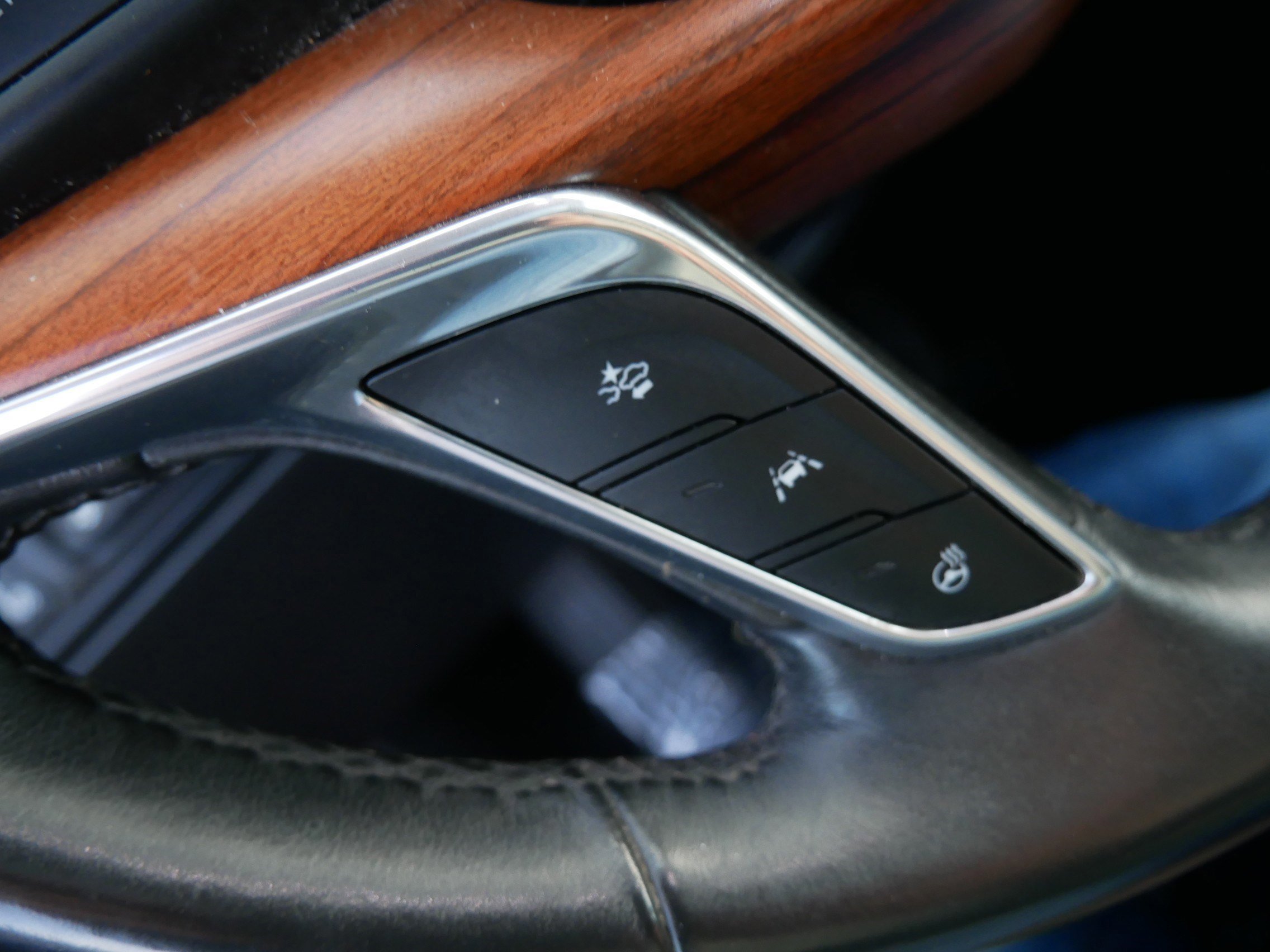 Used 2017 Cadillac XT5 Platinum image 30