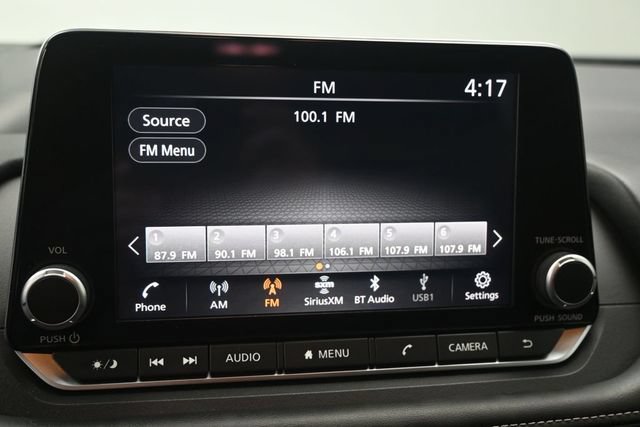 Used 2025 Nissan Rogue S AWD/4WD image 11