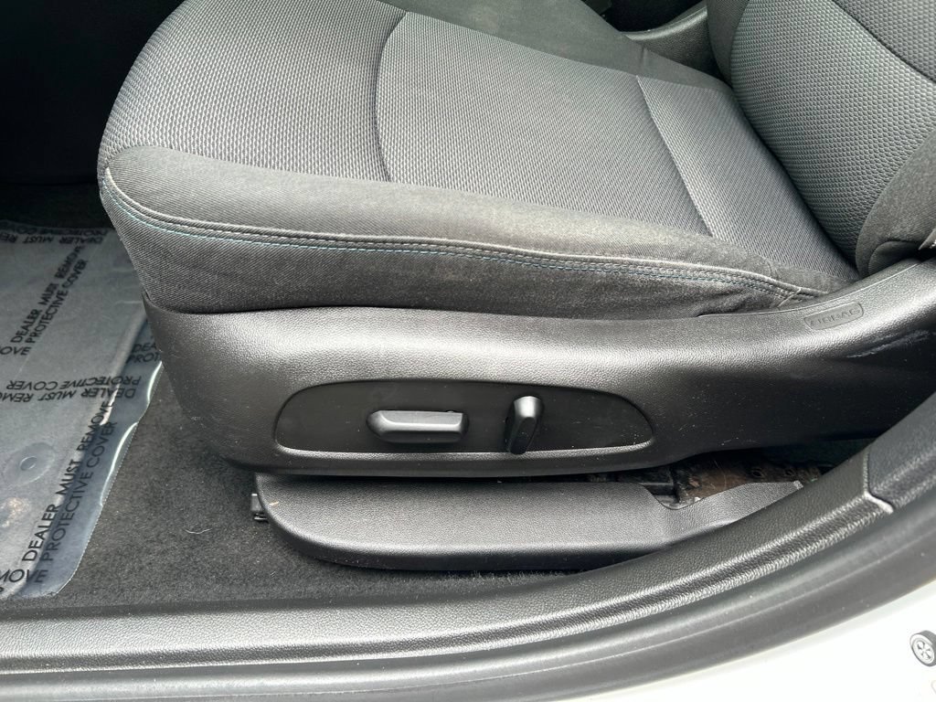 Used 2017 Chevrolet Cruze LT w/ Sun And Sound Package FWD image 17