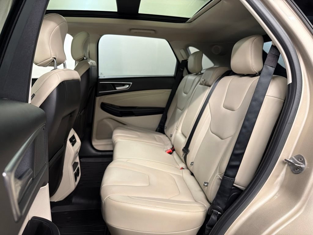 Certified 2017 Ford Edge Titanium w/ Equipment Group 302A AWD/4WD image 32