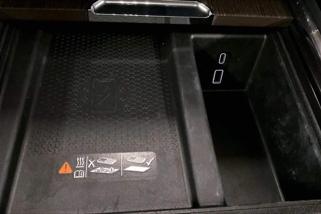 Used 2024 GMC Acadia Denali w/ Super Cruise Package image 32