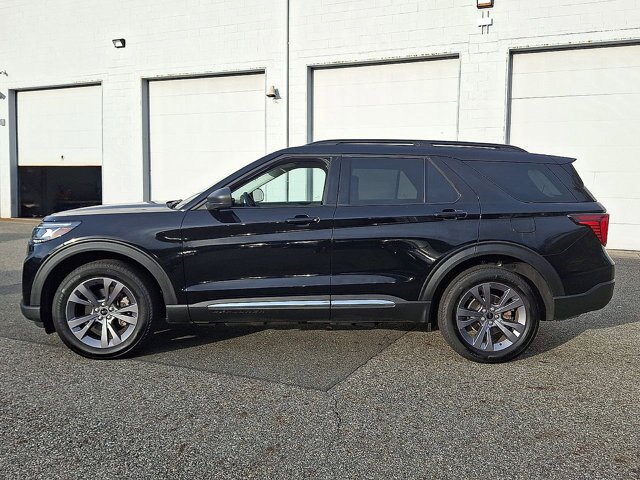 Certified 2025 Ford Explorer Active w/ Active Comfort Package AWD/4WD image 5