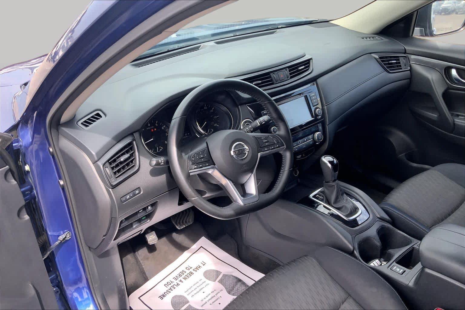 Used 2018 Nissan Rogue SV FWD image 18