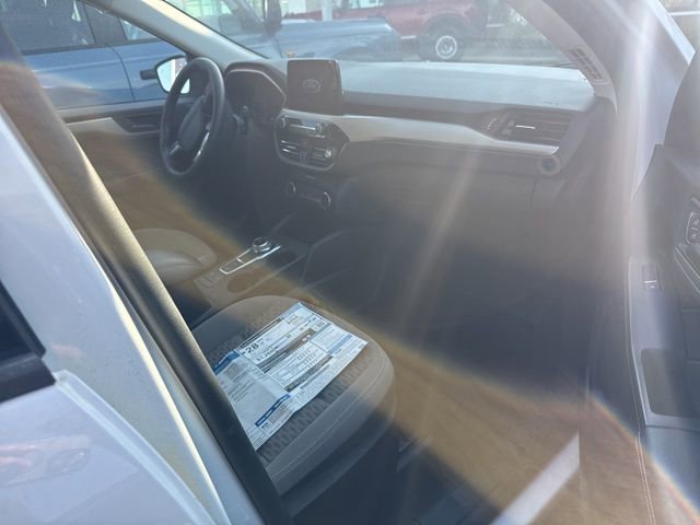 Certified 2022 Ford Escape SE w/ SE Sport Appearance Package image 9