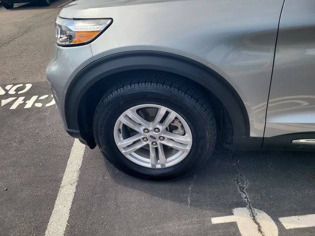 Certified 2023 Ford Explorer XLT RWD image 9