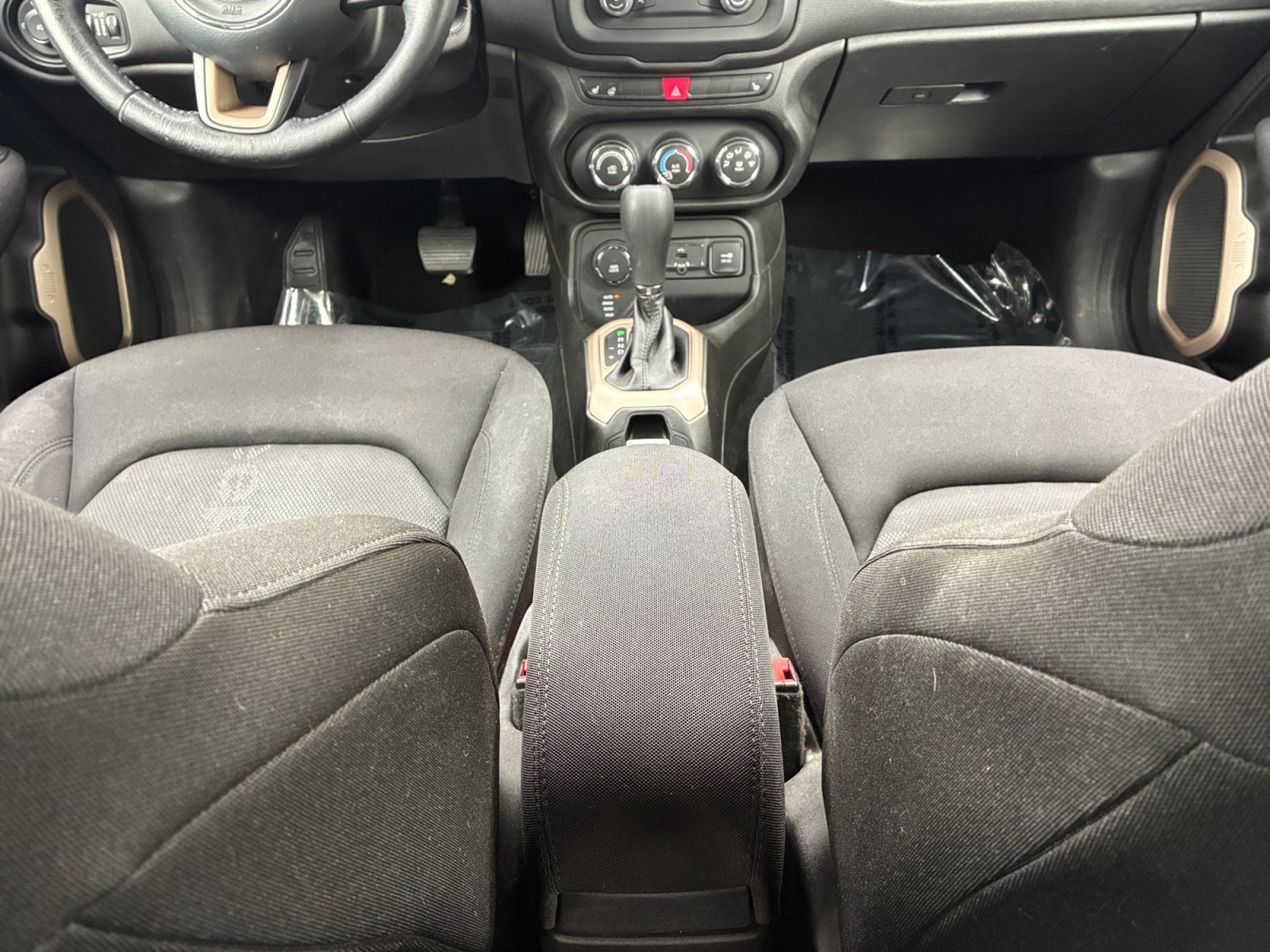 Used 2017 Jeep Renegade Latitude w/ Cold Weather Group AWD/4WD image 15