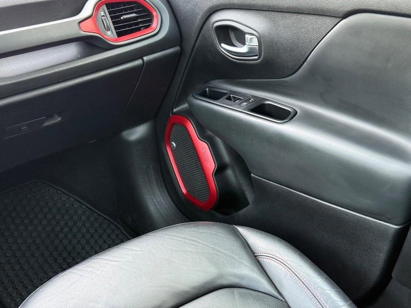 Used 2018 Jeep Renegade Trailhawk image 14