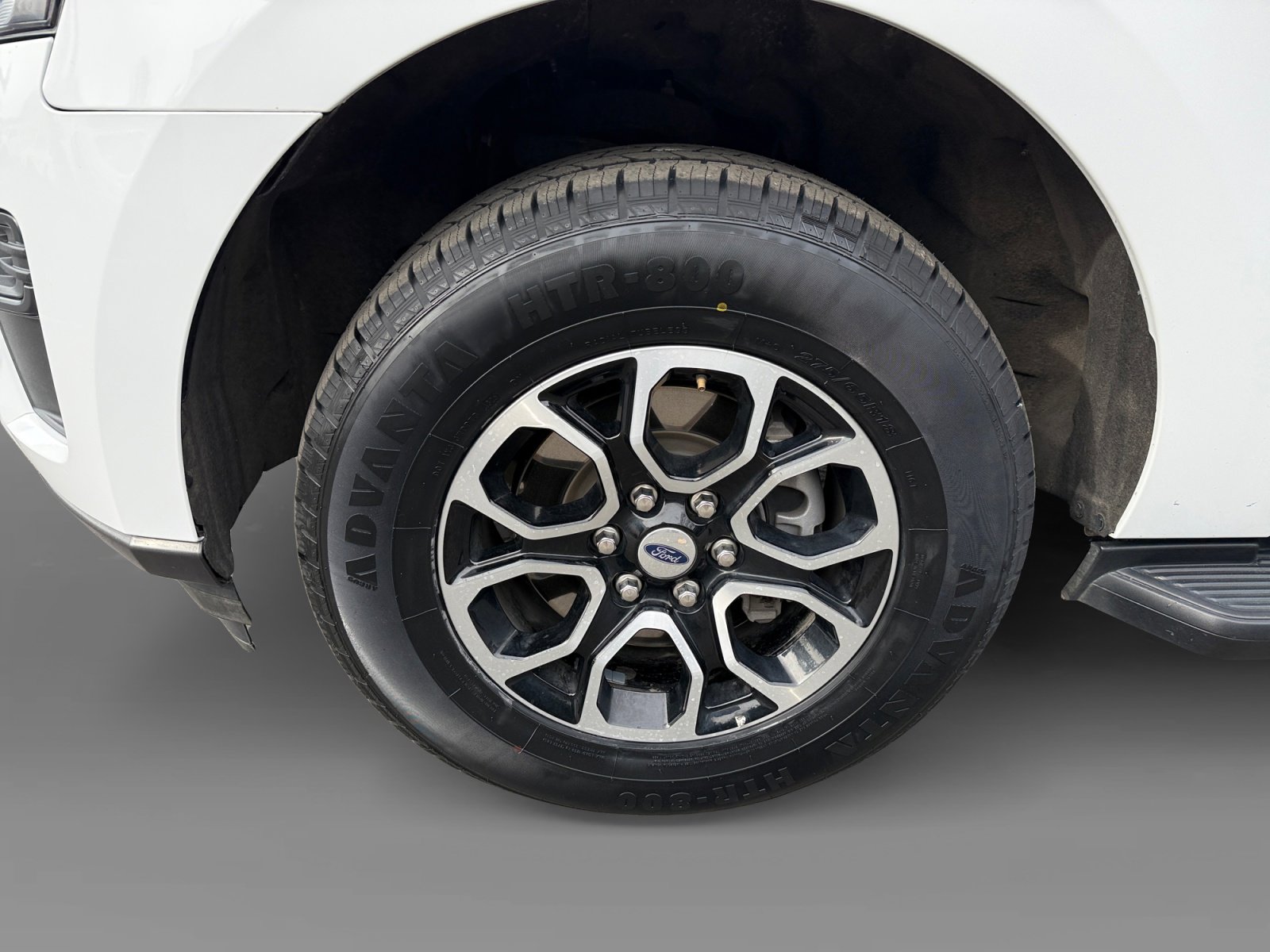 Certified 2024 Ford Expedition Max XLT image 9