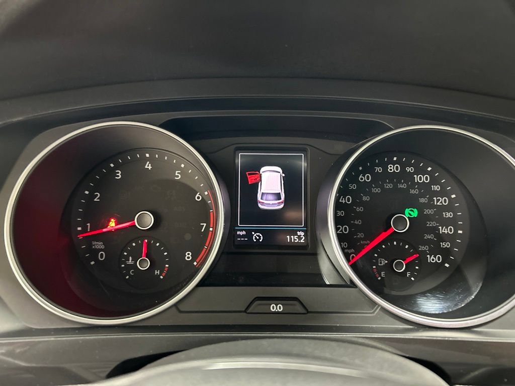 Used 2018 Volkswagen Tiguan SE w/ Panoramic Sunroof Package FWD image 17