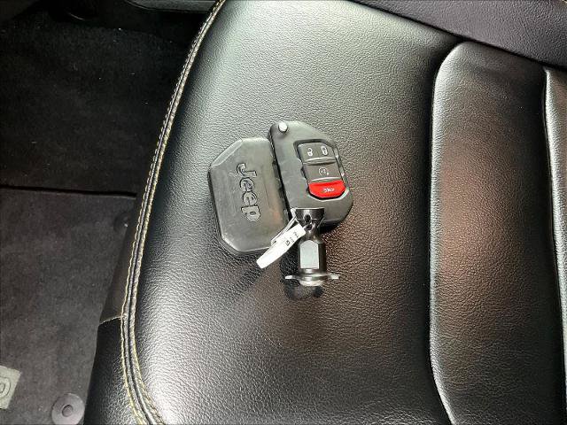 Used 2024 Jeep Wrangler Unlimited Sahara AWD/4WD image 36