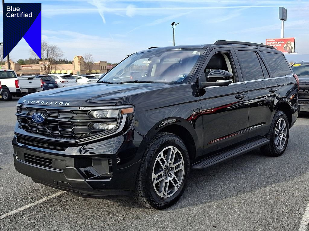Certified 2025 Ford Expedition Active image 1