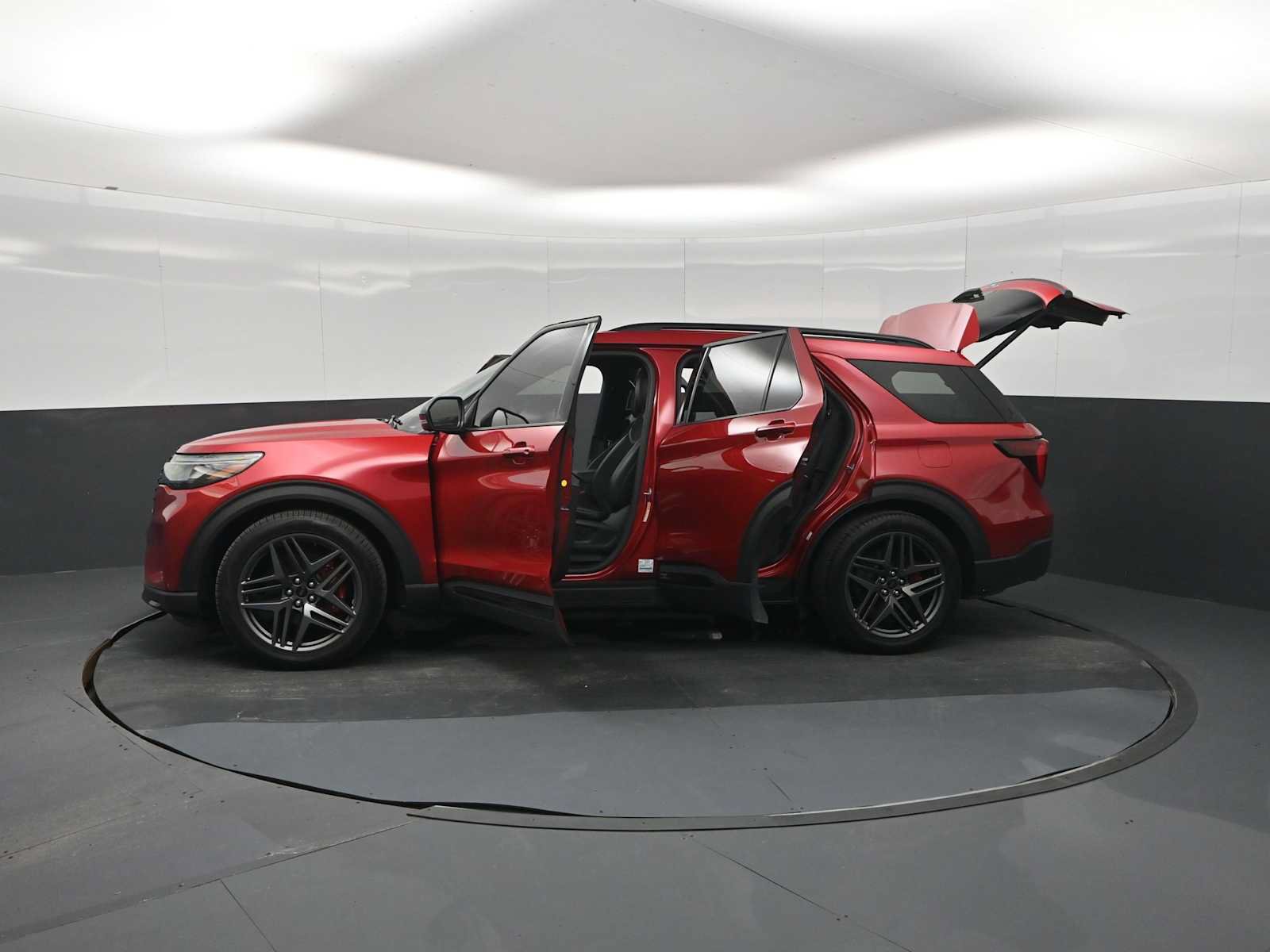 Certified 2025 Ford Explorer ST w/ Sun And Sound Package AWD/4WD image 28