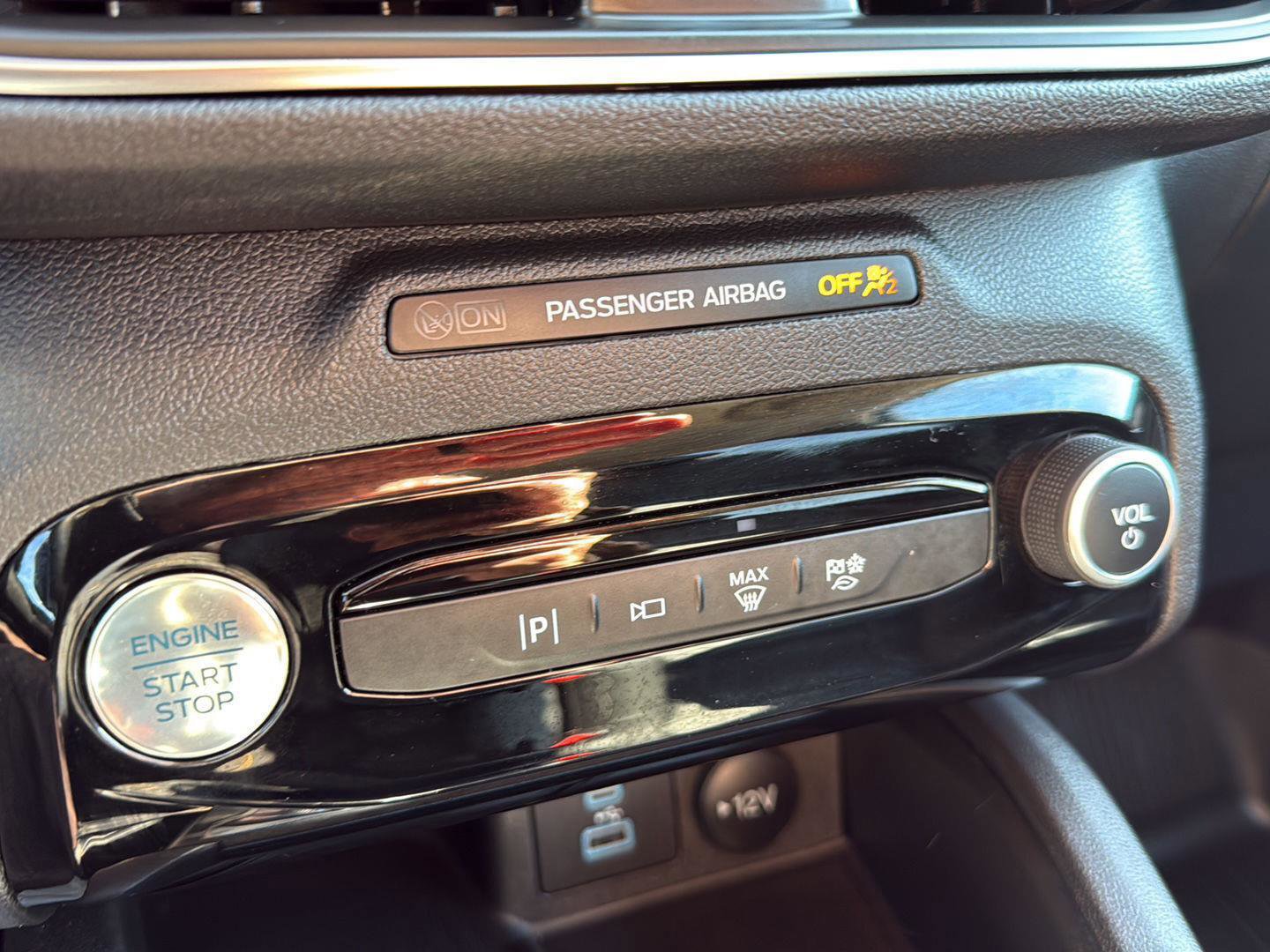 Certified 2023 Ford Escape SE w/ PHEV Premium Package image 25