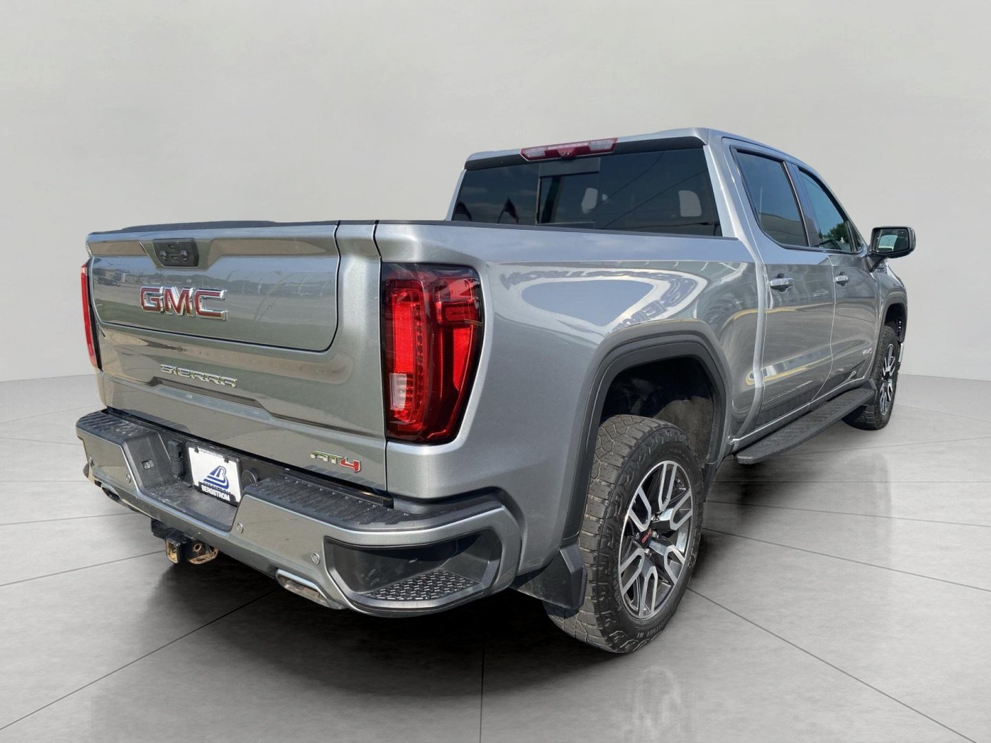 Used 2023 GMC Sierra 1500 AT4 w/ AT4 Premium Package AWD/4WD image 8