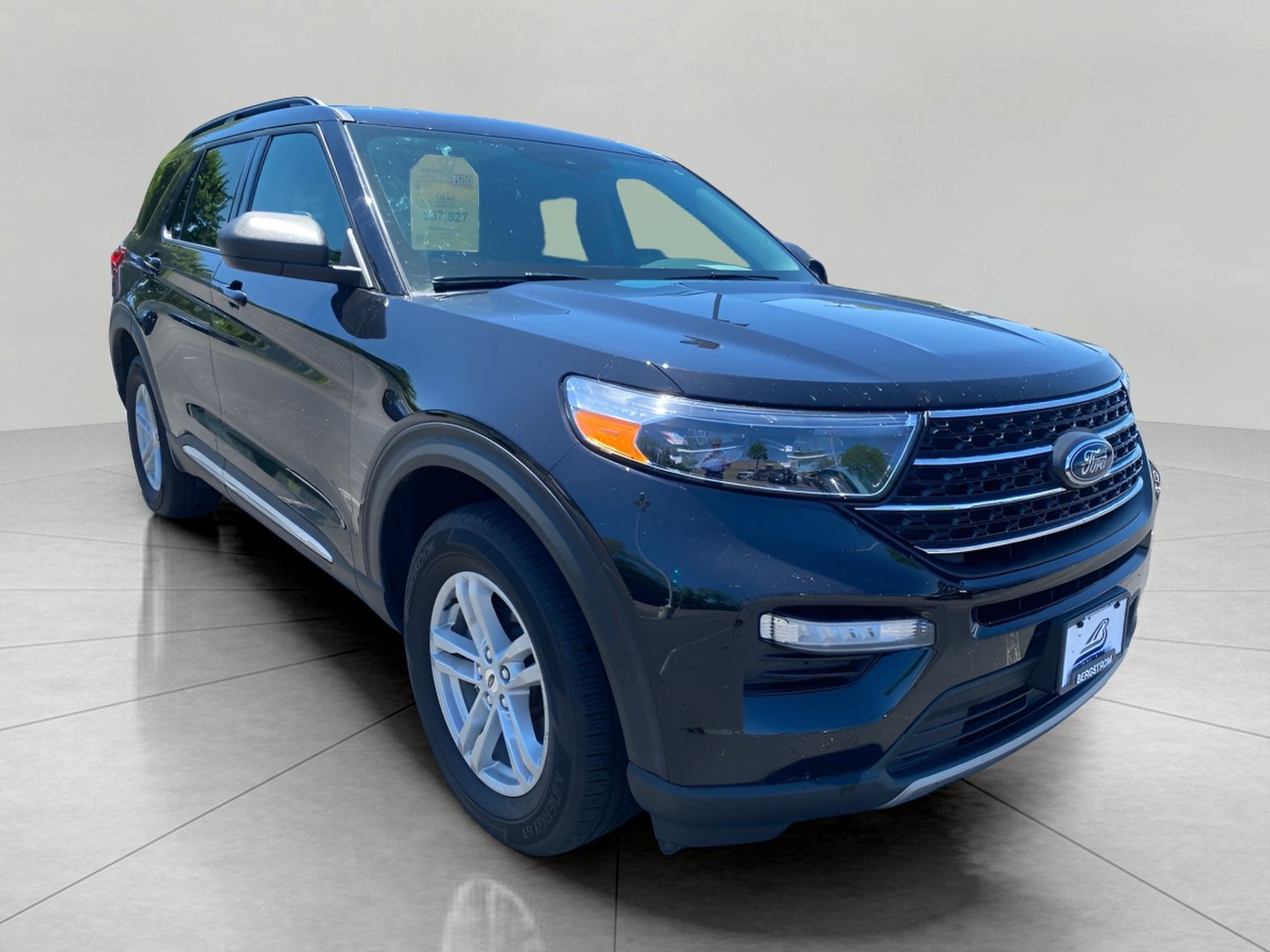 Certified 2024 Ford Explorer XLT w/ Equipment Group 202A