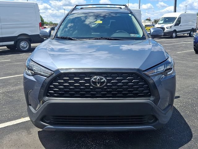 Used 2023 Toyota Corolla Cross LE w/ Moonroof Package FWD image 2