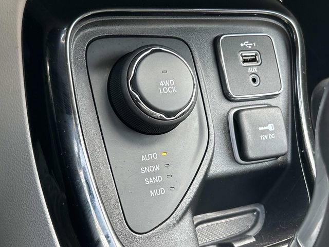 Used 2020 Jeep Compass Limited AWD/4WD image 36