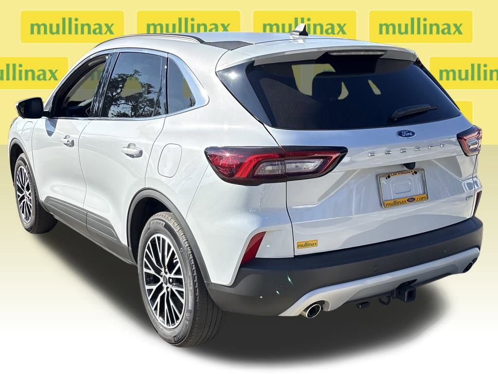Certified 2025 Ford Escape SE w/ PHEV Premium Package image 4
