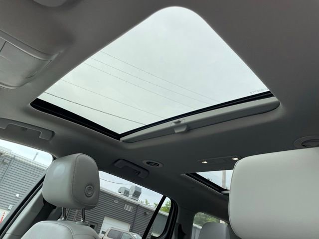 Used 2019 GMC Acadia SLT AWD/4WD image 24