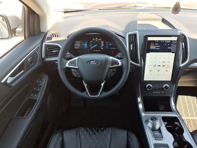 Certified 2023 Ford Edge Titanium AWD/4WD image 5
