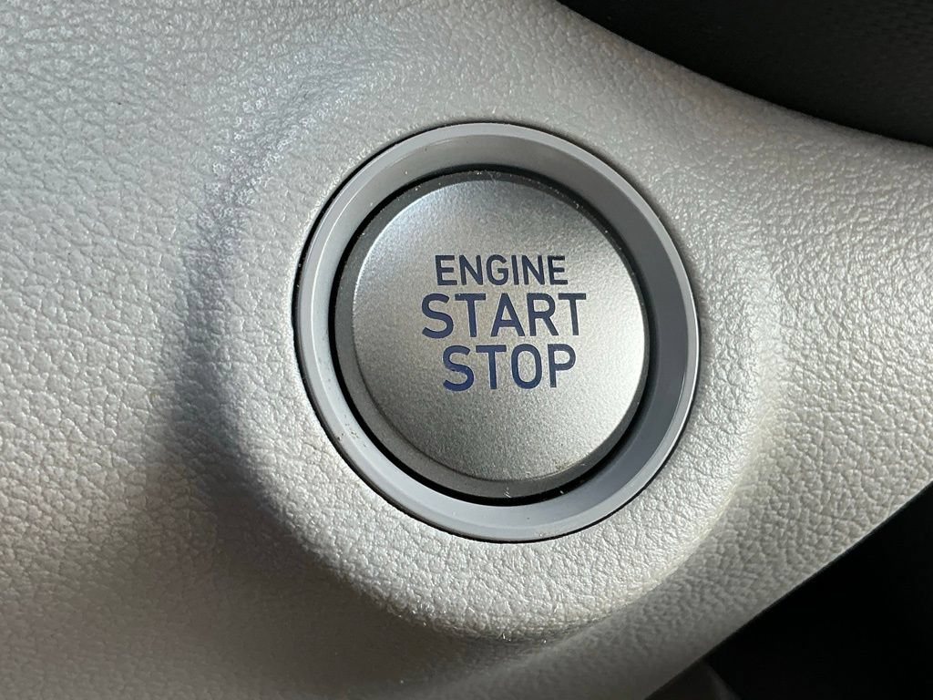 Used 2025 Hyundai Venue SEL FWD image 39