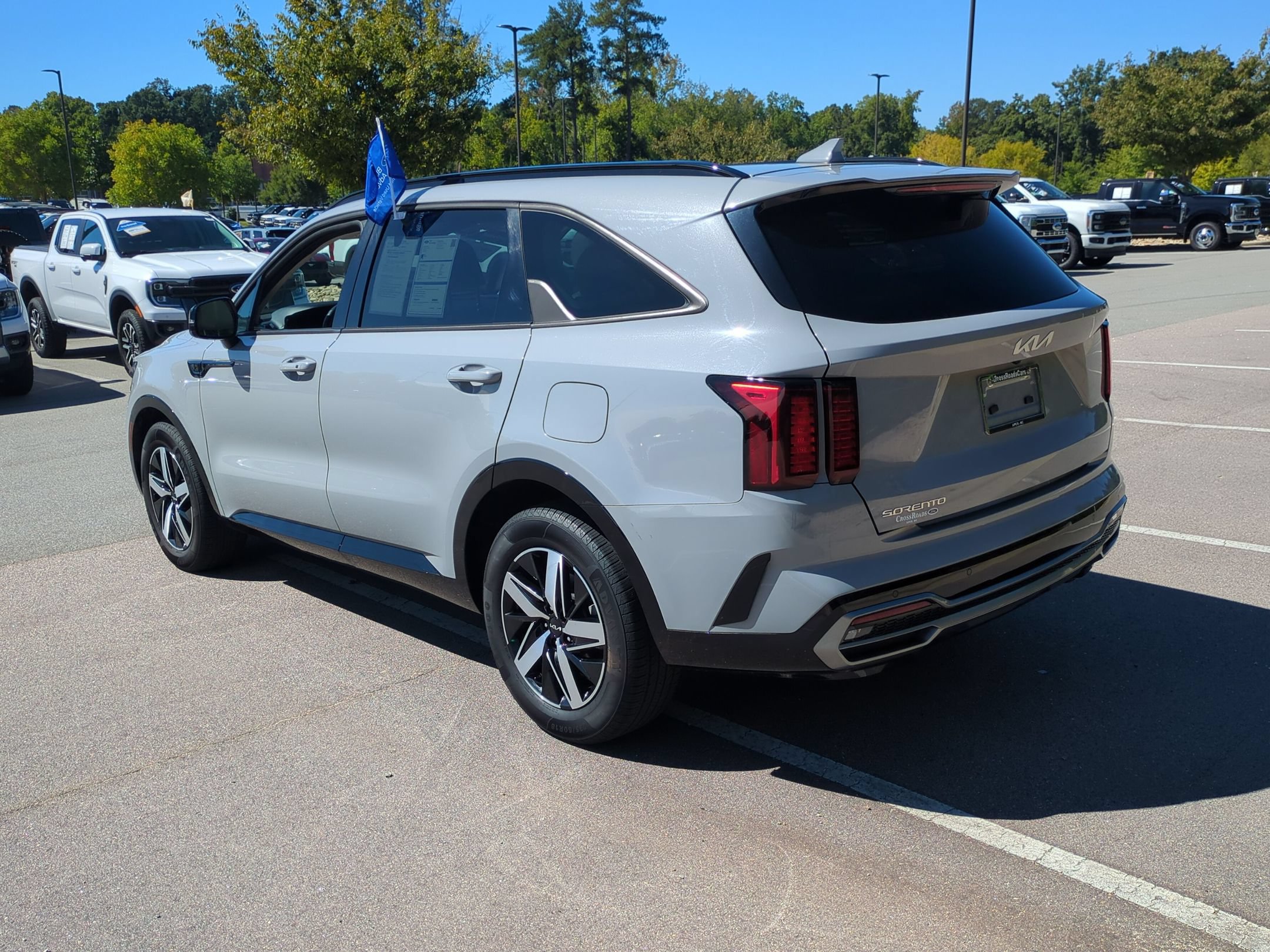 Used 2023 Kia Sorento EX w/ Panoramic Sunroof Package FWD image 6