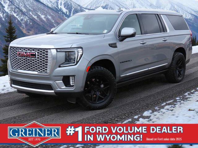 Used 2023 GMC Yukon XL Denali w/ Denali Reserve Package image 7