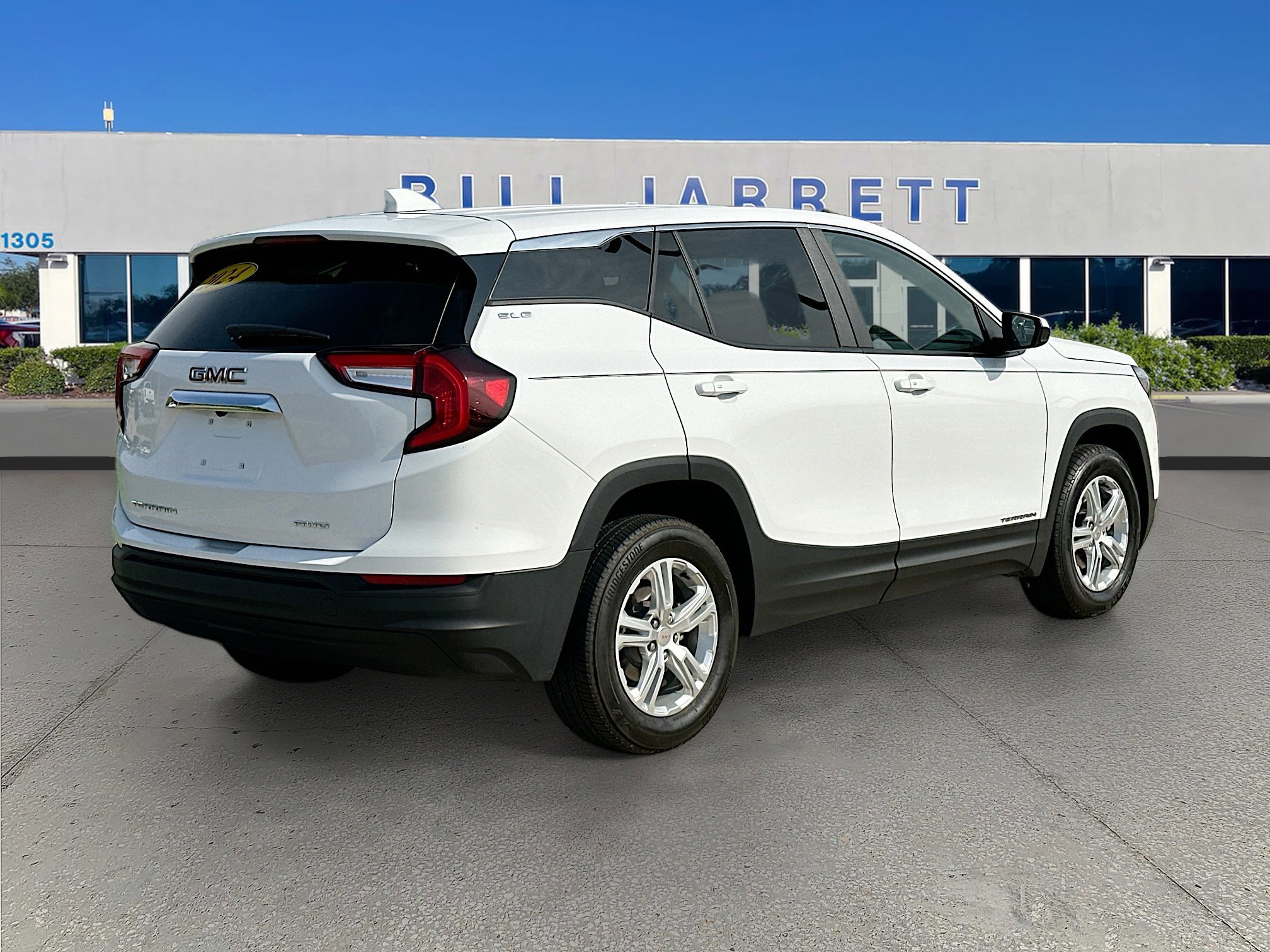 Used 2024 GMC Terrain SLE image 5