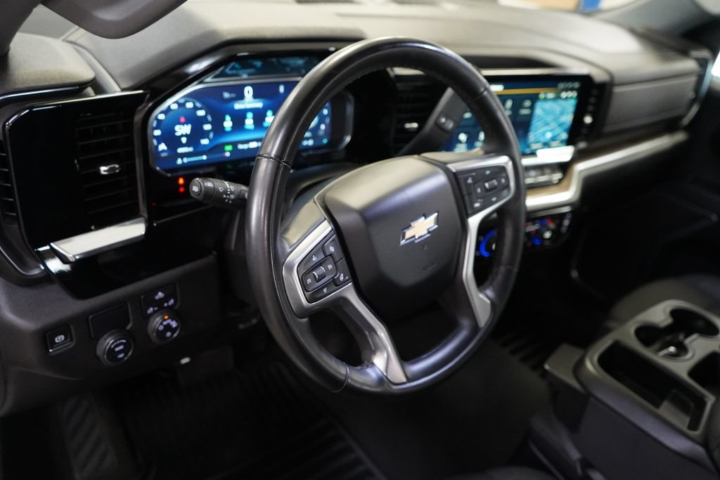 Used 2025 Chevrolet Silverado 1500 LT RWD image 19