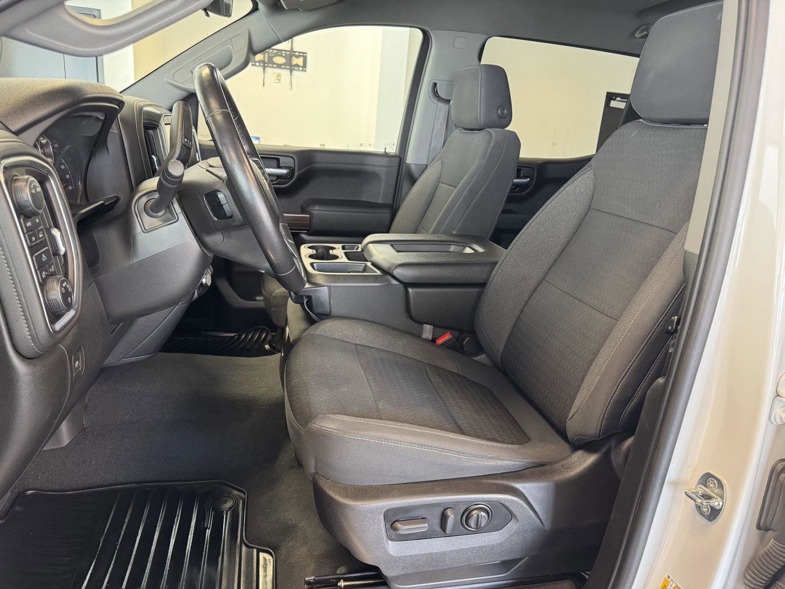 Used 2021 Chevrolet Silverado 1500 LT image 19