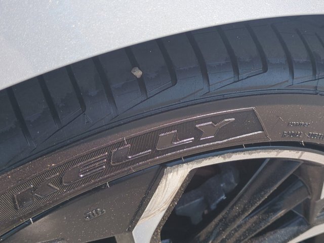 Used 2024 Nissan Altima 2.5 SR FWD image 12