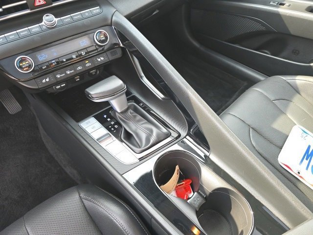 Used 2023 Hyundai Elantra Limited image 22