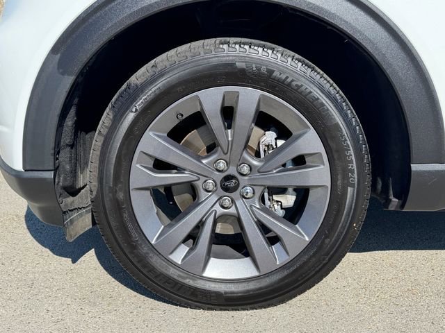 Certified 2023 Ford Explorer XLT w/ Equipment Group 202A AWD/4WD image 13