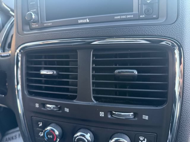 Used 2017 Dodge Grand Caravan SXT FWD image 5