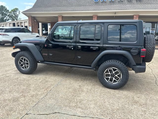 Used 2025 Jeep Wrangler Unlimited Rubicon AWD/4WD image 3