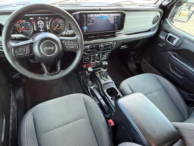 Used 2025 Jeep Wrangler Unlimited Sport AWD/4WD image 12