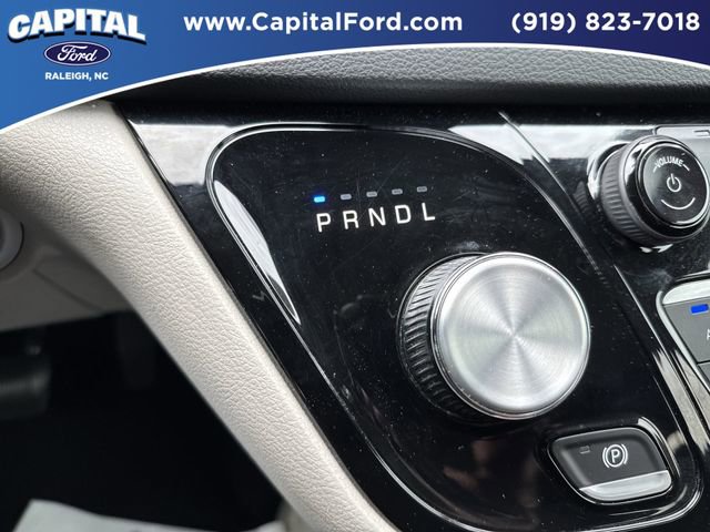Used 2023 Chrysler Voyager LX FWD image 30
