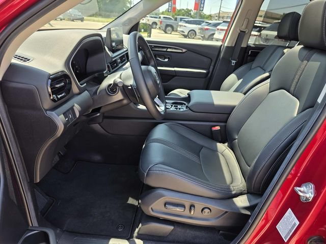Used 2025 Honda Pilot Touring image 13