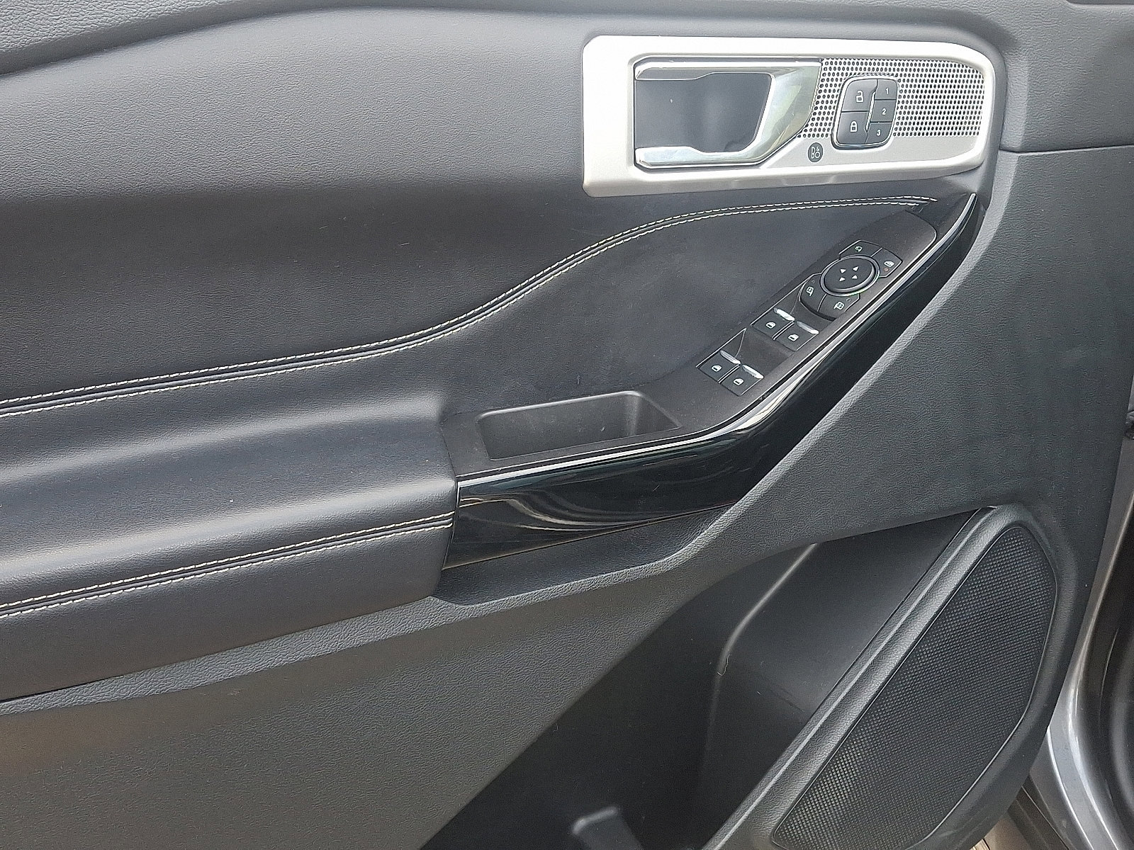 Certified 2022 Ford Explorer ST w/ Equipment Group 401A image 12