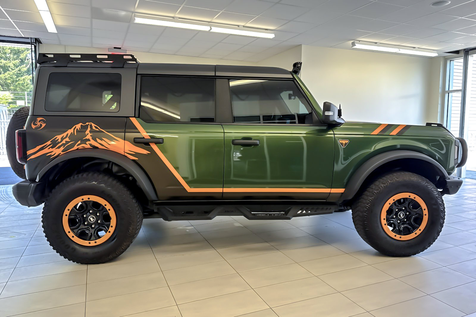 Certified 2022 Ford Bronco Badlands AWD/4WD image 3