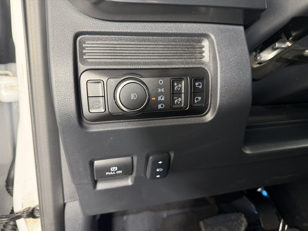 Certified 2025 Ford F250 Lariat AWD/4WD image 24