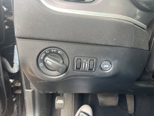 Used 2022 Dodge Charger SXT w/ Blacktop Package image 16