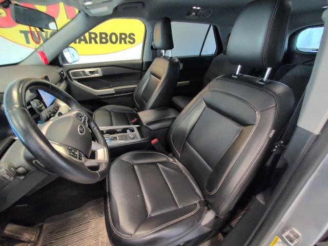Certified 2021 Ford Explorer XLT w/ Equipment Group 202A AWD/4WD image 11
