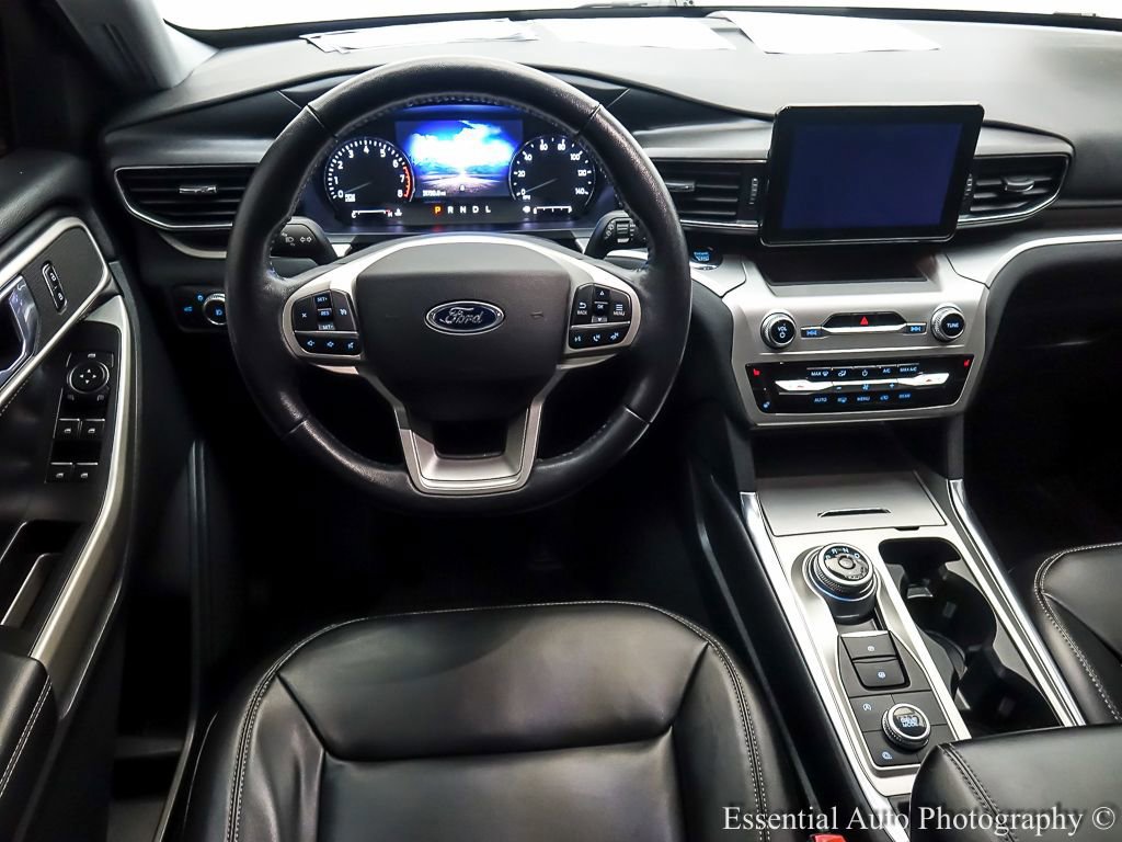 Certified 2021 Ford Explorer XLT w/ Equipment Group 202A AWD/4WD image 14